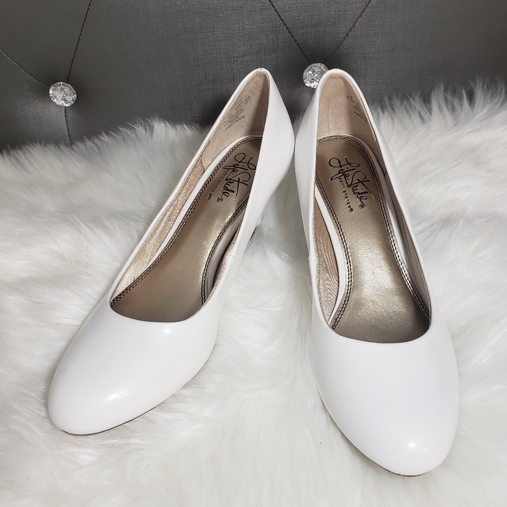 Life stride White comfortable heels